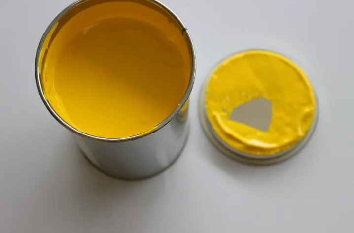 在印刷行業(yè)，油墨的品質(zhì)直接影響生產(chǎn)的品質(zhì)及效率。當(dāng)油墨粘度過(guò)低的時(shí)候，印刷會(huì)出現(xiàn)印刷露白，暈圈，水紋等現(xiàn)象。為了使體系達(dá)到足夠的穩(wěn)定周期以滿足實(shí)際使用要求，往往需要添加一些助劑以獲得期望的穩(wěn)定性。比如，丙烯酸增稠劑就是個(gè)不錯(cuò)的選擇。它可以讓我們的印刷產(chǎn)品質(zhì)量更加穩(wěn)定，也可以適度彌補(bǔ)印版、紙板及設(shè)備方面的不足之處。今天在這里給大家介紹一下丙烯酸增稠劑的作用和優(yōu)點(diǎn)。 丙烯酸增稠劑的作用和優(yōu)點(diǎn) 丙烯酸增稠劑是一種非離子疏水改性聚氨酯流變?cè)龀韯?，具有出色的高剪切粘度增稠效果，良好的成膜性能和光澤特性，?></a>
            </li>
    
        </ul>
    </div>
    


    <div   id=